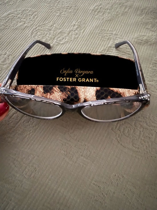 Foster Grant Accessories - Foster Grant Sofia Vergara Silver Frame Reading Glasses with Leopard Case